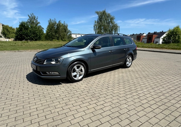 Volkswagen Passat cena 27900 przebieg: 433000, rok produkcji 2011 z Opole małe 154